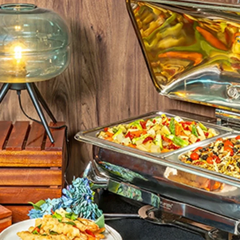 Hot mains in chafing dishes
